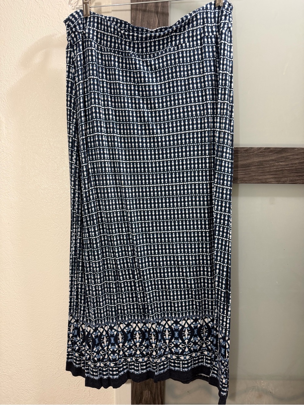 Liz Claiborne XL Blue White Geometric Print Maxi Skirt Stretch Rayon